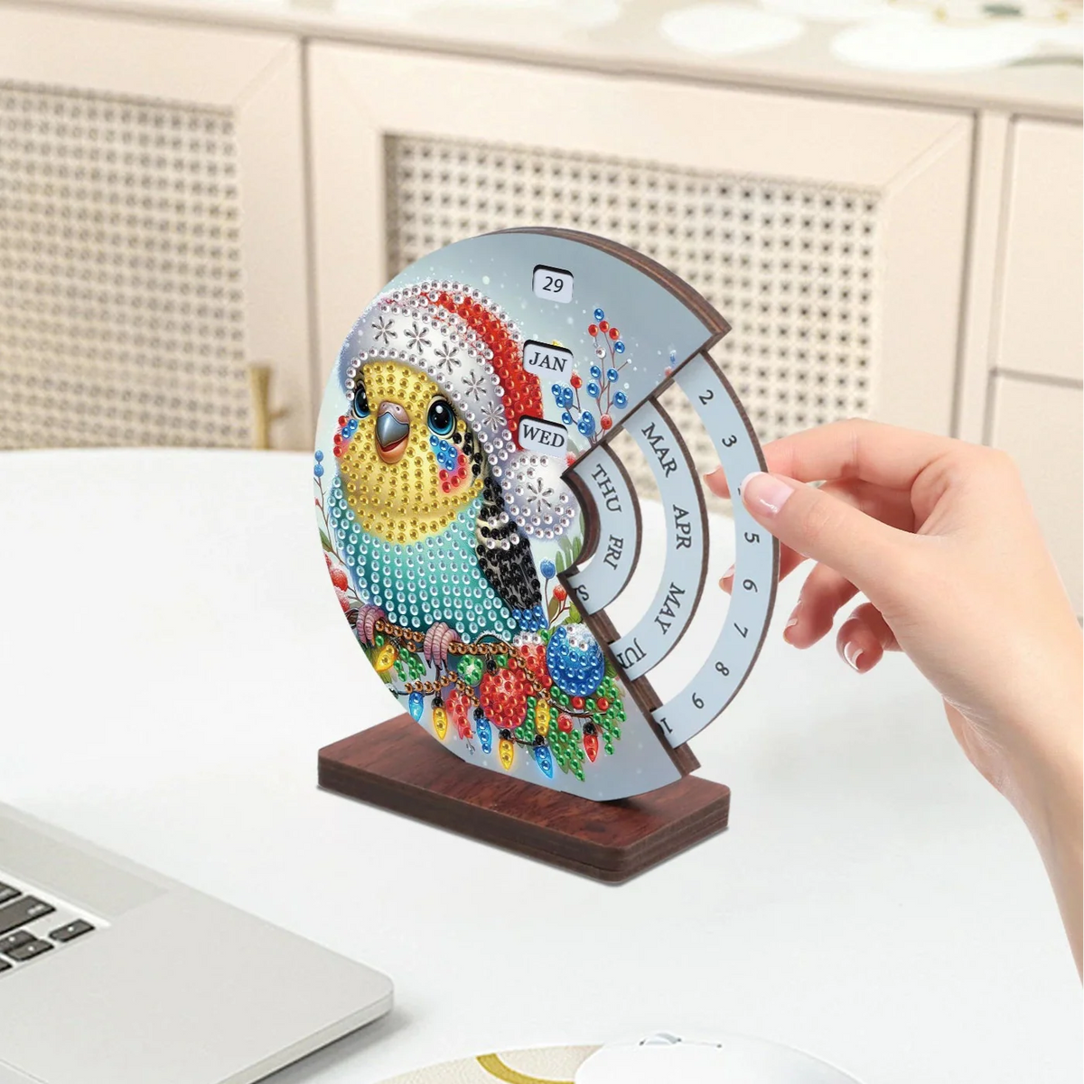 Bird with Santa hat | Calendar | Diamond painting